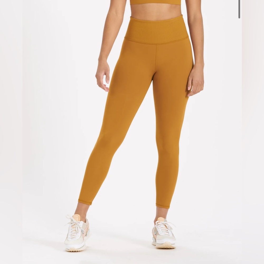 Vuori rib studio leggings in dark golden